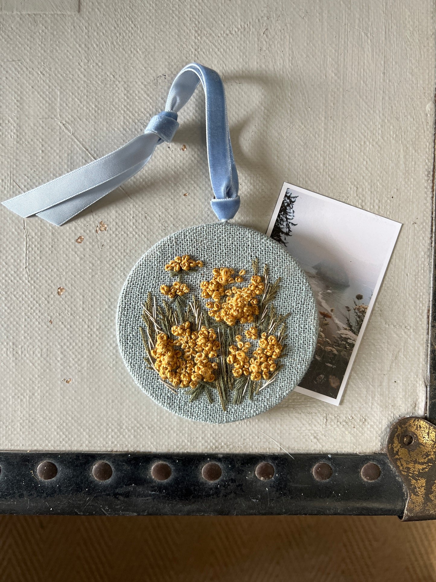 025 - Coastal Florals, Yarrow on Linen
