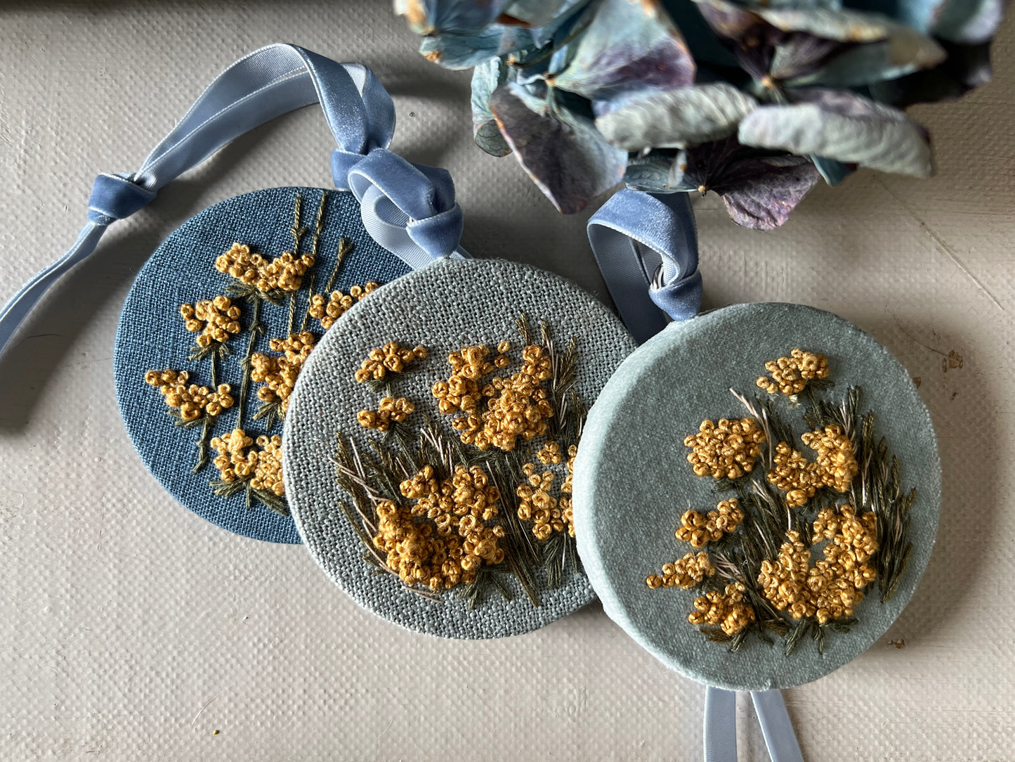 025 - Coastal Florals, Yarrow on Linen