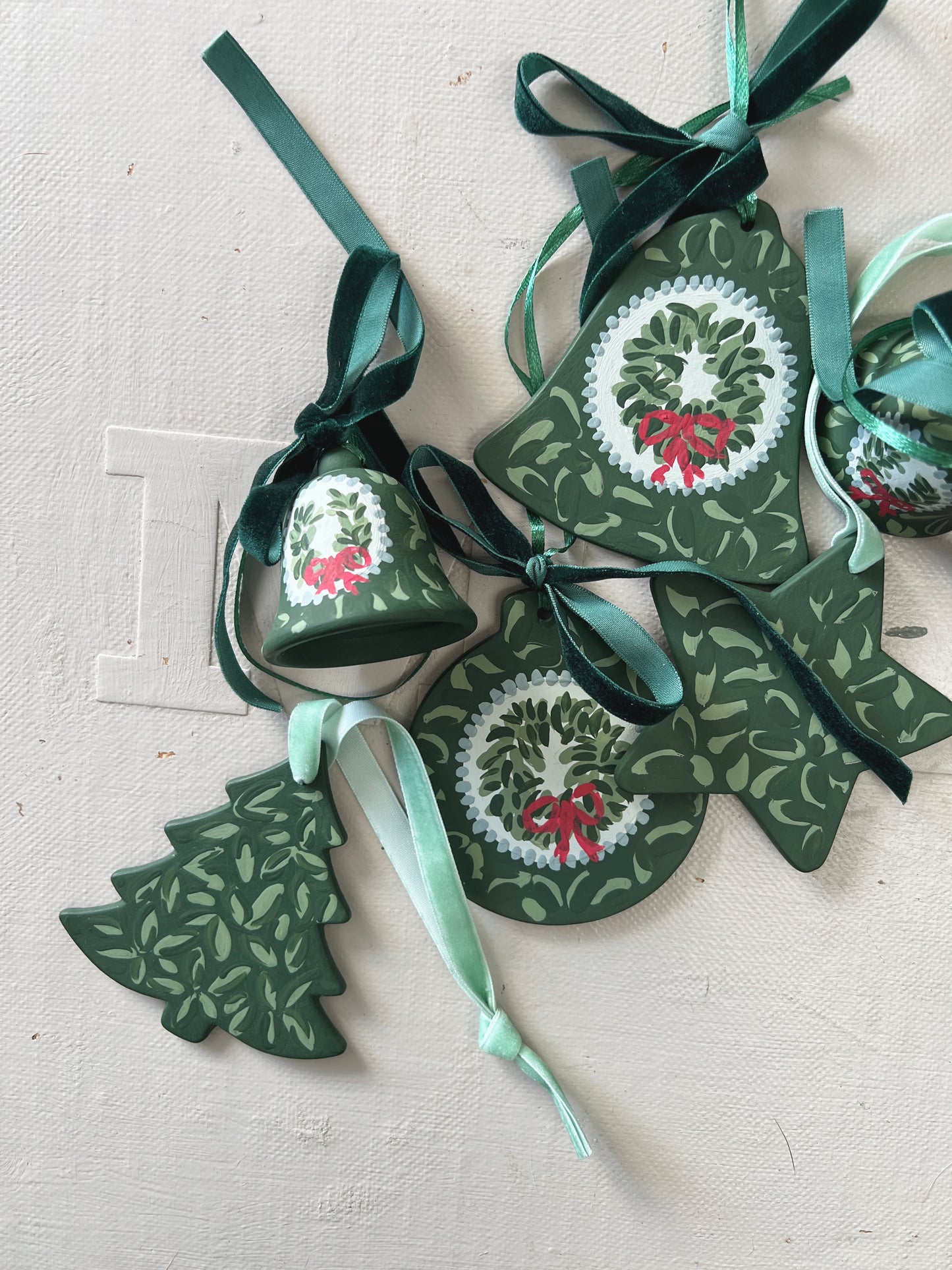 018 Hand painted ceramic bell with velvet ribbon V