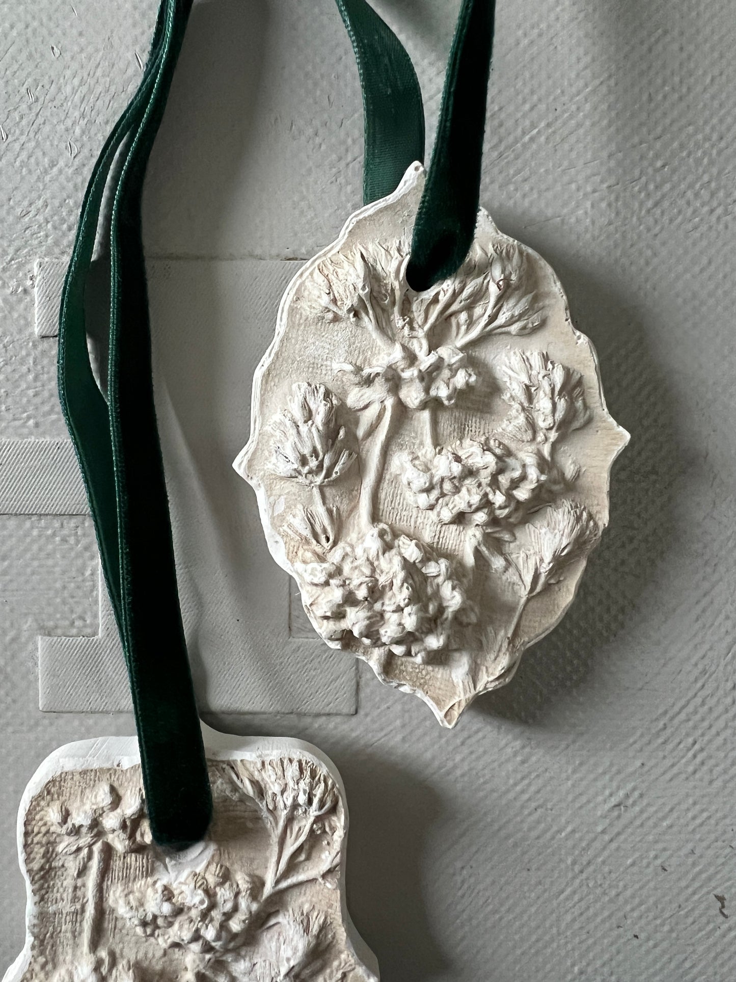 013 Embroidery & Wildflower Plaster Decoration Duo III