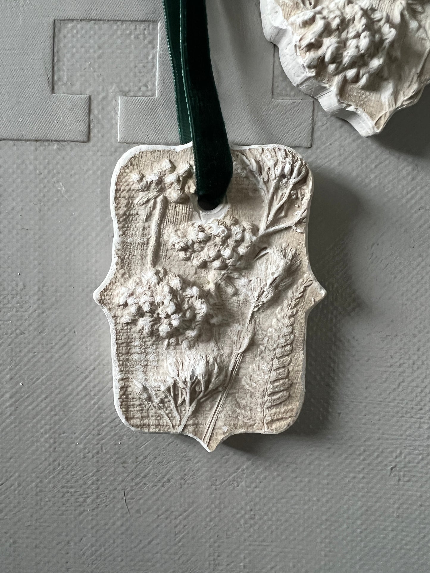 013 Embroidery & Wildflower Plaster Decoration Duo III