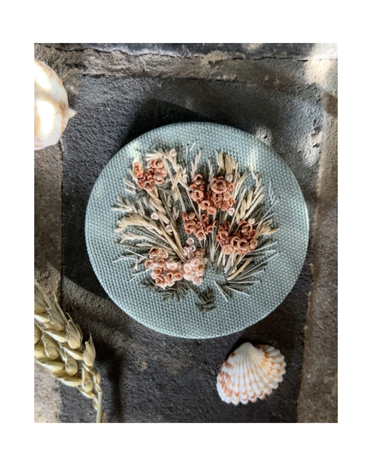 018  Collection 23 - Embroidery on linen IV