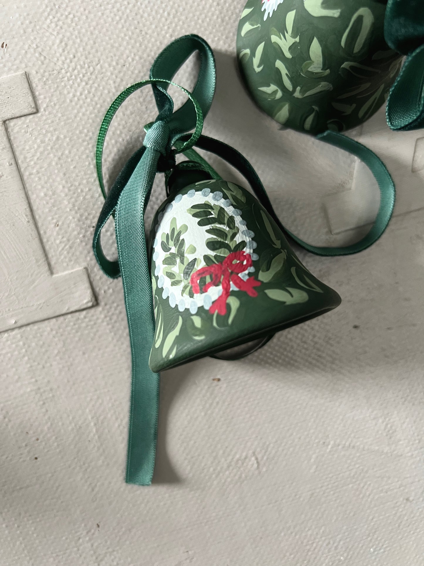 018 Hand painted ceramic bell with velvet ribbon V
